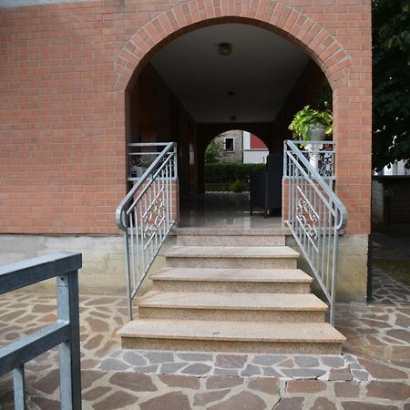 Villa Ferrari Oriella Solignano Nuovo ภายนอก รูปภาพ