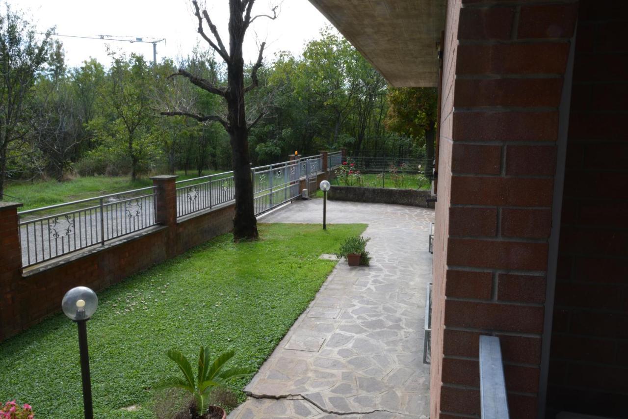 Villa Ferrari Oriella Solignano Nuovo ภายนอก รูปภาพ