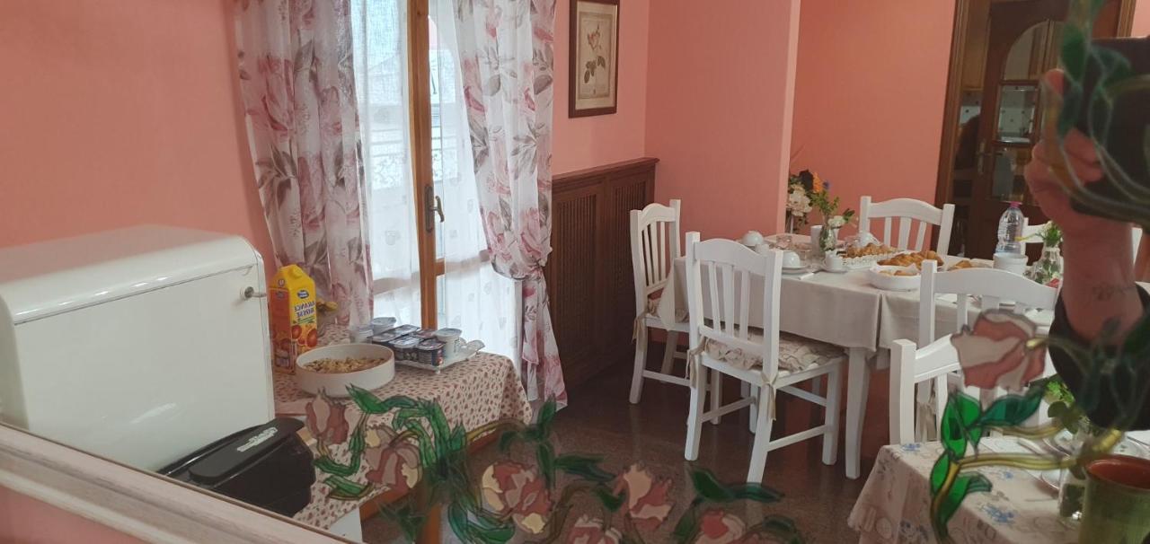 Villa Ferrari Oriella Solignano Nuovo ภายนอก รูปภาพ