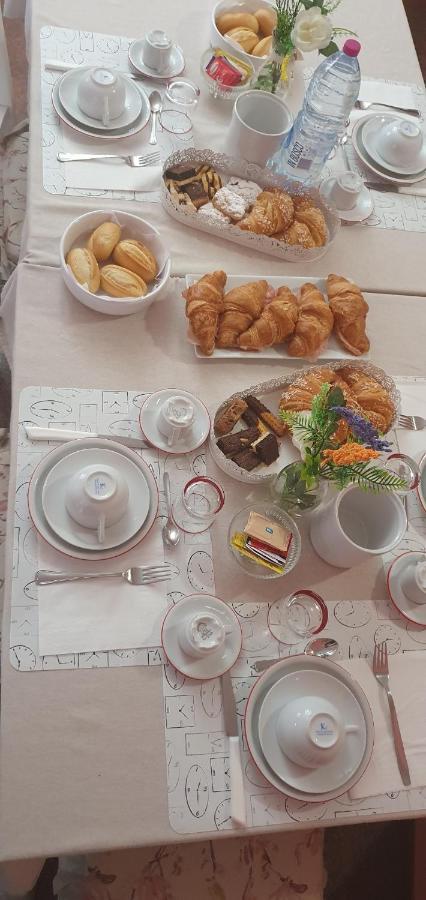 Villa Ferrari Oriella Solignano Nuovo ภายนอก รูปภาพ