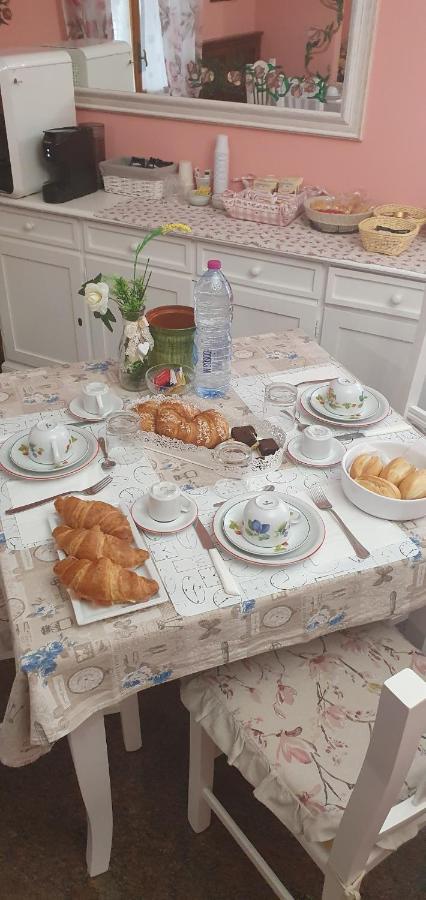 Villa Ferrari Oriella Solignano Nuovo ภายนอก รูปภาพ