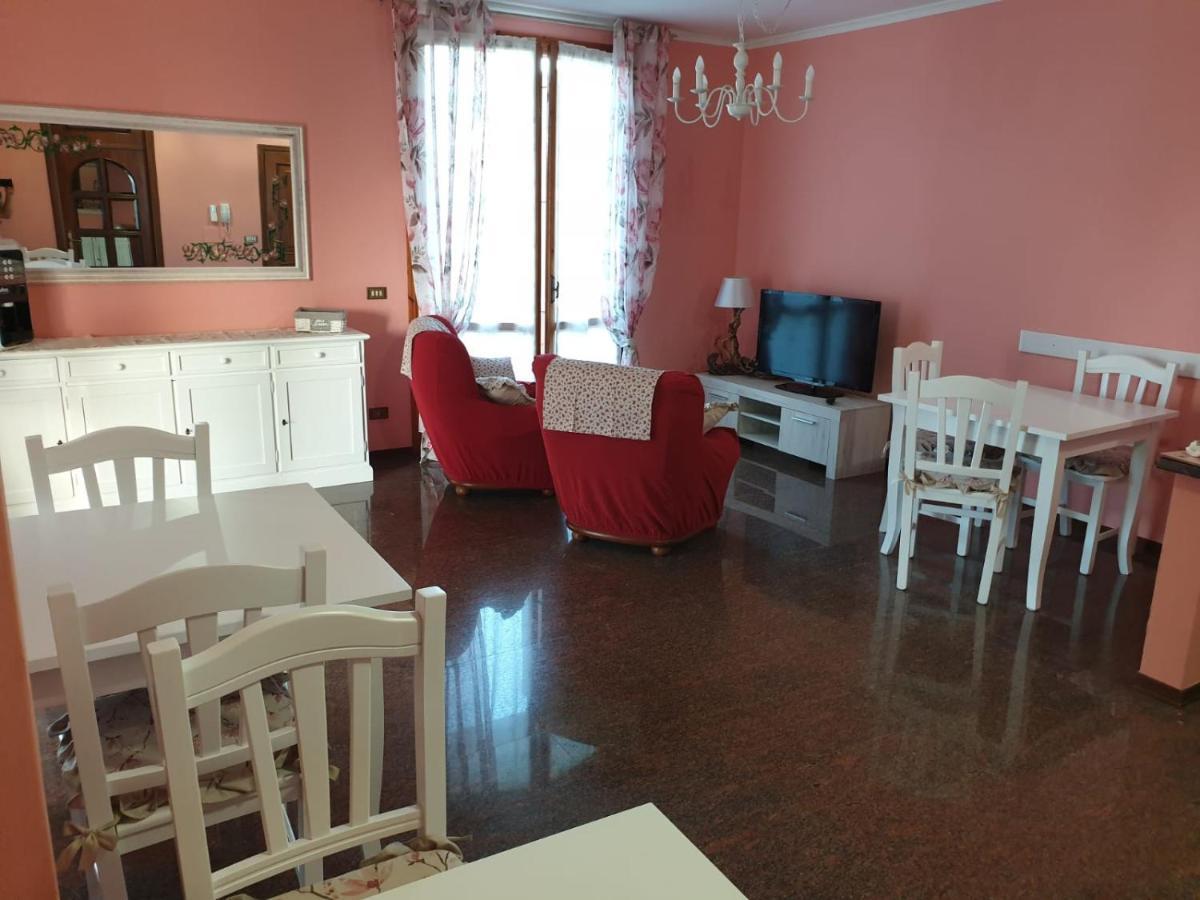 Villa Ferrari Oriella Solignano Nuovo ภายนอก รูปภาพ