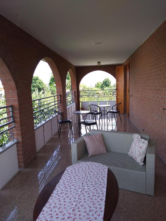 Villa Ferrari Oriella Solignano Nuovo ภายนอก รูปภาพ